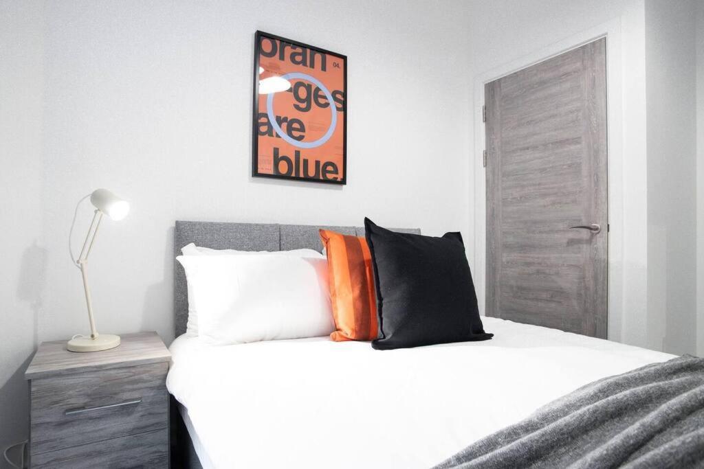 Bayard Apartments City Centre 2 Bedroom Apartment ปีเตอร์โบโรห์ ภายนอก รูปภาพ