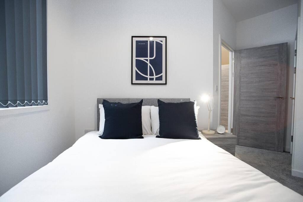 Bayard Apartments City Centre 2 Bedroom Apartment ปีเตอร์โบโรห์ ภายนอก รูปภาพ