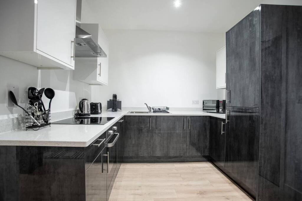 Bayard Apartments City Centre 2 Bedroom Apartment ปีเตอร์โบโรห์ ภายนอก รูปภาพ